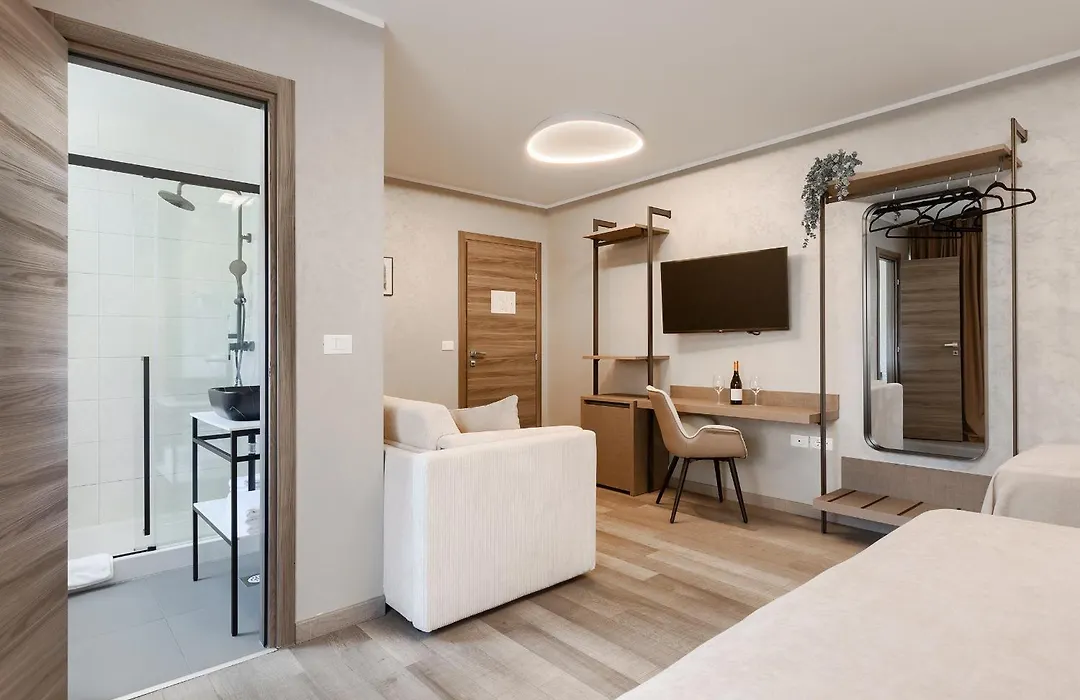 Pula City Center Accommodation - Breakfast Included-1